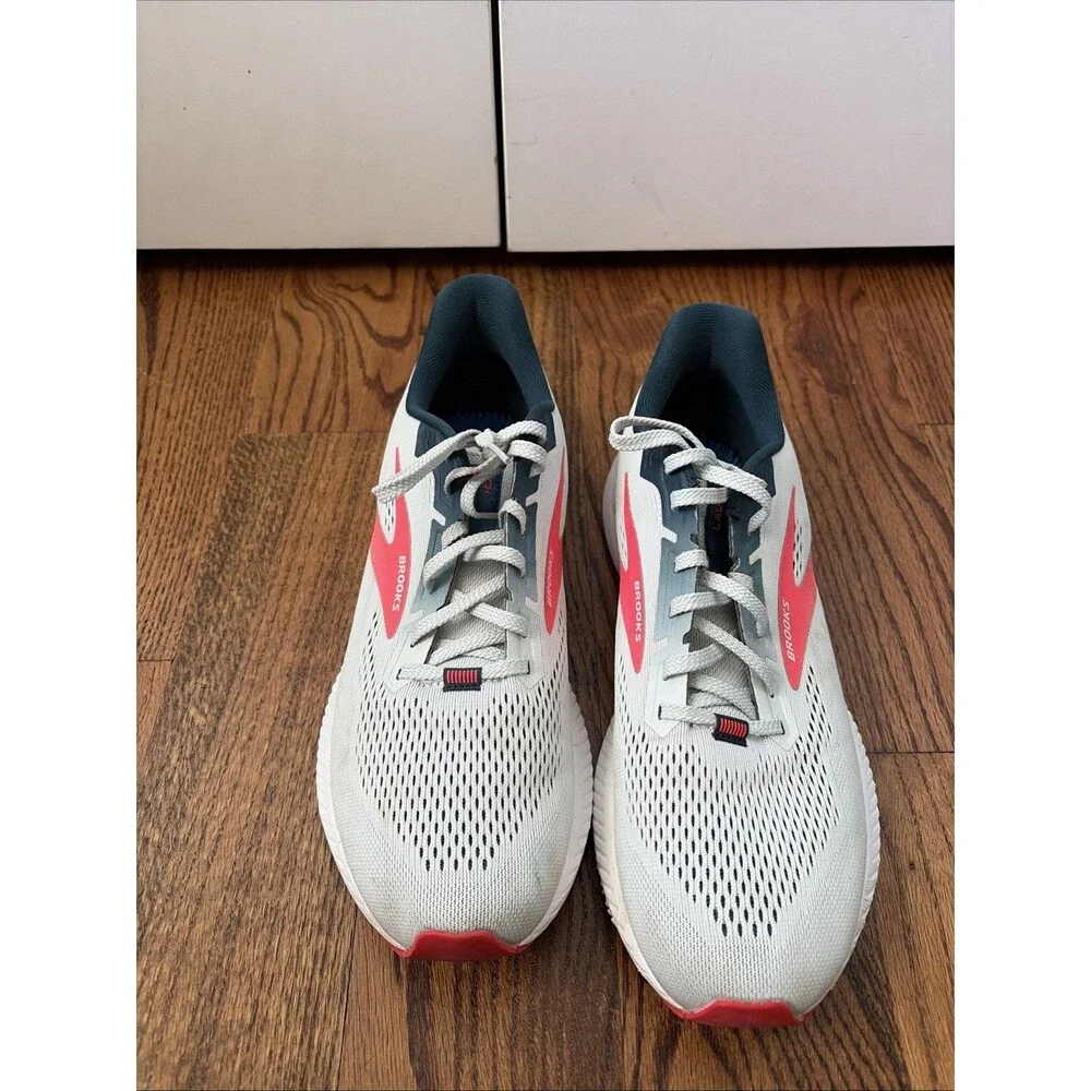 Brooks Womens Launch 8 1203451B110 Gray Running Shoes Sneakers Size 12